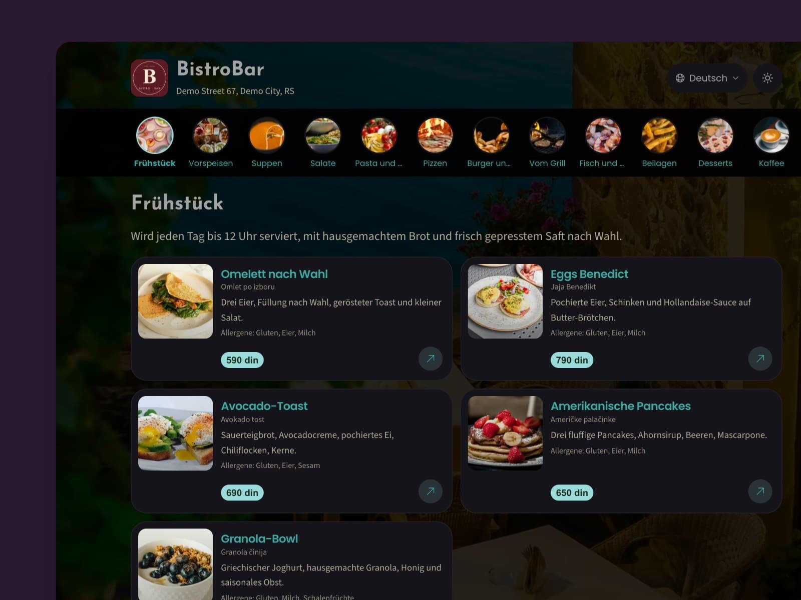 Digitale Speisekarte des Demo-Lokals BistroBar am Computer